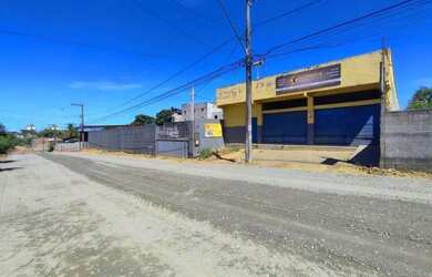 Imagem: O depósito possui 5 Vagas na garagem, 255m² de Área e está