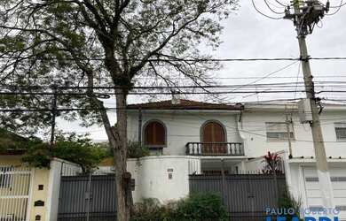 Imagem: A casa possui 5 Dormitórios, 5 Banheiros, 3 Vagas na garagem