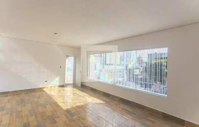 Imagem: A casa possui 2 Dormitórios, 1 Banheiro, 318m² de Área e