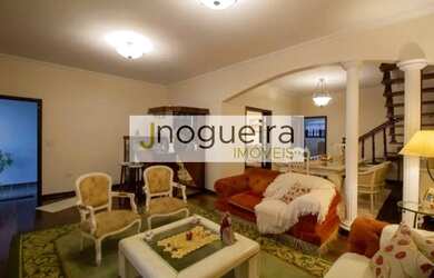 Imagem: A casa possui 3 Dormitórios, 4 Banheiros, 4 Vagas na garagem