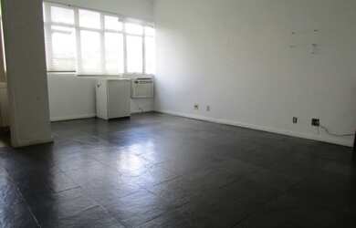 Imagem: O depósito à venda possui 25m² de Área e está localizado