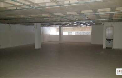 Imagem: O depósito possui 670m² de Área e está localizado em Barro