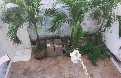 Imagem: A casa possui 3 Dormitórios, 5 Banheiros, 2 Vagas na garagem