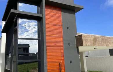 Imagem: A casa à venda possui 3 Dormitórios, 2 Banheiros, 2 Vagas