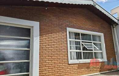 Imagem: A casa possui 3 Dormitórios, 3 Banheiros, 2 Vagas na garagem