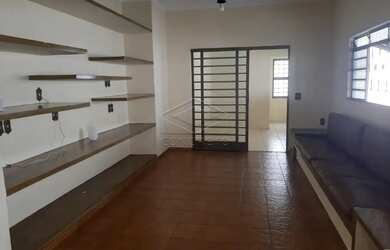 Imagem 9: Casa Residência em Jaú. Área de serviço, 350m² de Área, 4 Vagas...