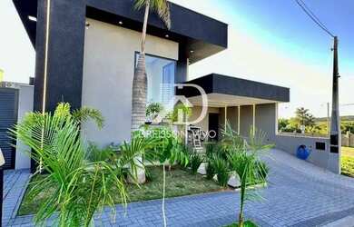 Imagem: A casa em condomínio possui 3 Dormitórios, 4 Banheiros, 2