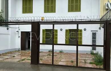 Imagem: O depósito possui 3 Vagas na garagem, 268m² de Área, Imóvel