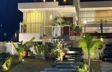 Imagem: A casa em condomínio possui 4 Dormitórios, 1 Banheiro, 4 Vagas