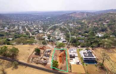 Imagem: O terreno à venda possui 2168m² de Área e está localizado