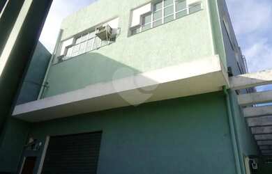 Imagem: O depósito possui 4 Vagas na garagem, 286m² de Área e está