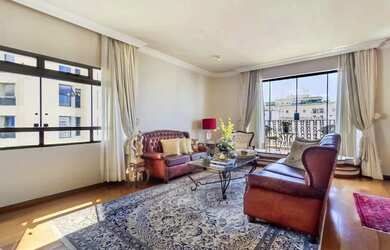 Imagem: O apartamento possui 4 Dormitórios, 5 Banheiros, 3 Vagas na