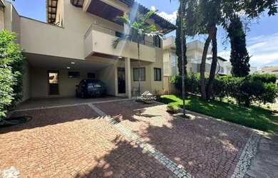 Imagem: A casa em condomínio possui 3 Dormitórios, 3 Banheiros, 4