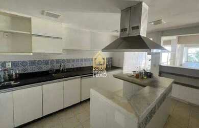 Imagem: A casa possui 4 Dormitórios, 2 Banheiros, 4 Vagas na garagem