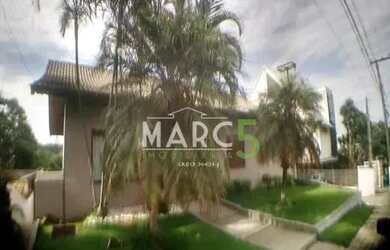 Imagem: A casa em condomínio possui 3 Dormitórios, 3 Banheiros, 4