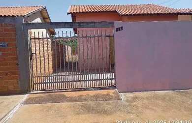 Imagem: A casa possui 2 Dormitórios, 1 Banheiro, 217m² de Área e