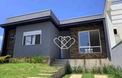 Imagem: A casa em condomínio à venda possui 3 Dormitórios, 2 Banheiros