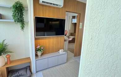 Imagem: O apartamento possui 2 Dormitórios, 1 Banheiro, 1 Vaga na garagem