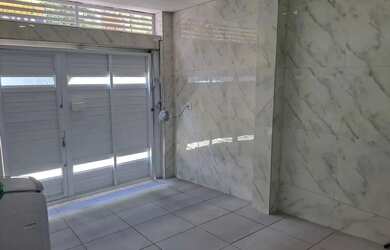 Imagem: A casa possui 2 Dormitórios, 2 Banheiros, 1 Vaga na garagem