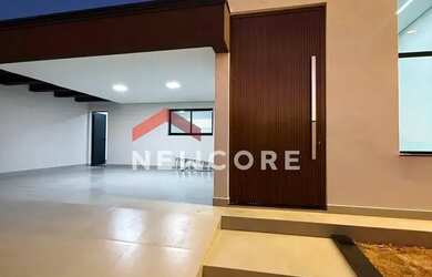 Imagem: A casa possui 3 Dormitórios, 3 Banheiros, 2 Vagas na garagem