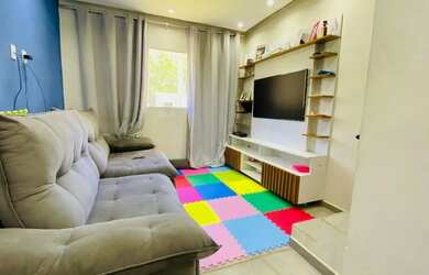 Imagem: A casa possui 2 Dormitórios, 2 Banheiros, 2 Vagas na garagem