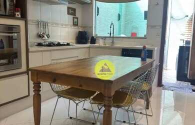 Imagem: A casa possui 2 Dormitórios, 2 Banheiros, 2 Vagas na garagem