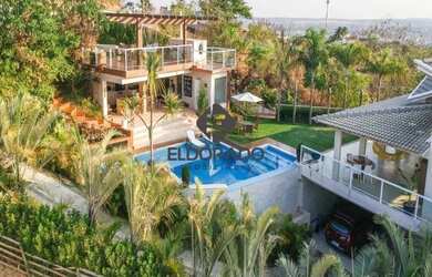 Imagem: A casa em condomínio possui 4 Dormitórios, 4 Banheiros, 4