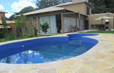 Imagem: A casa em condomínio possui 5 Dormitórios, 2 Banheiros, 2