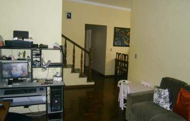 Imagem: O apartamento possui 3 Dormitórios, 1 Banheiro, 1 Vaga na garagem