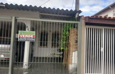 Imagem: A casa possui 2 Dormitórios, 2 Banheiros, 1 Vaga na garagem