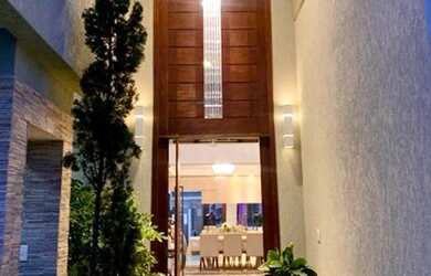 Imagem: A casa em condomínio possui 5 Dormitórios, 5 Banheiros, 4