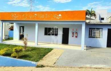 Imagem: A casa possui 2 Dormitórios, 2 Banheiros, 2 Vagas na garagem