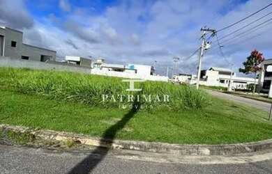 Imagem: O terreno possui 700m² de Área e está localizado em Cajueiros