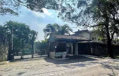 Imagem: A casa em condomínio possui 4 Dormitórios, 5 Banheiros, 4