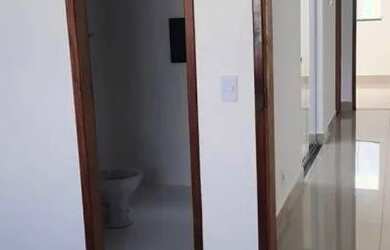 Imagem: A casa possui 3 Dormitórios, 2 Banheiros, 195m² de Área e