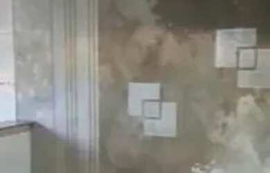 Imagem 4: Alugo Casa. Área de serviço, 1 Vaga na garageme2 Dormitórios