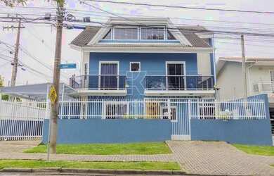 Imagem: A casa possui 3 Dormitórios, 4 Banheiros, 2 Vagas na garagem