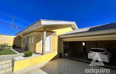 Imagem: A casa possui 2 Dormitórios, 4 Banheiros, 3 Vagas na garagem