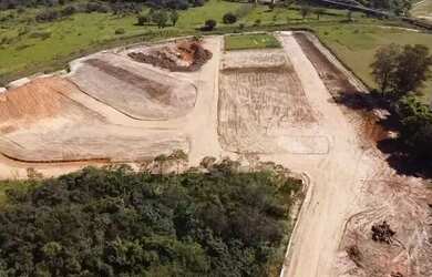 Imagem: O terreno possui 180m² de Área e está localizado em Salto