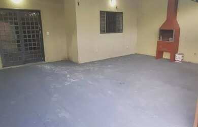 Imagem: A casa possui 2 Dormitórios, 1 Banheiro, 1 Vaga na garagem