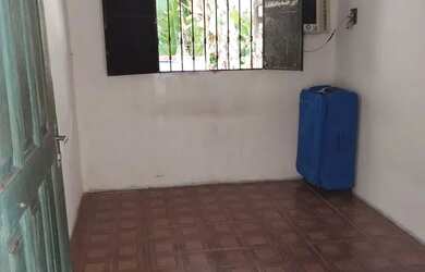 Imagem: A casa possui 1 Dormitório e 1 Banheiro e está localizado