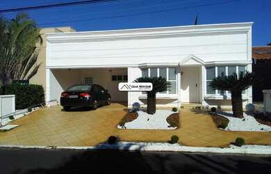 Imagem: A casa em condomínio possui 3 Dormitórios, 4 Banheiros, 2