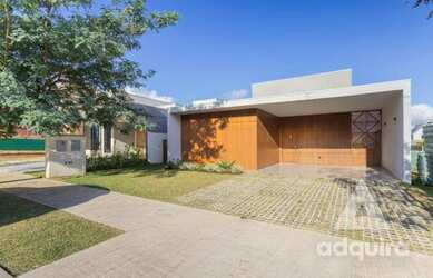 Imagem: A casa em condomínio possui 3 Dormitórios, 4 Banheiros, 2