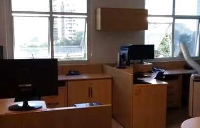 Imagem: O depósito possui 1 Vaga na garagem, 30m² de Área e está