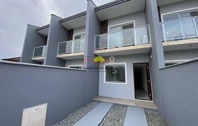 Imagem: A casa possui 2 Dormitórios, 2 Banheiros, 1 Vaga na garagem