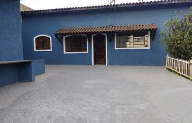 Imagem 2: Aluga-se casa em Arujá. Churrasqueira, Área de serviço, 170m² de Áreae1...