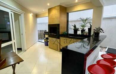 Imagem: A casa em condomínio possui 4 Dormitórios, 4 Banheiros, 4