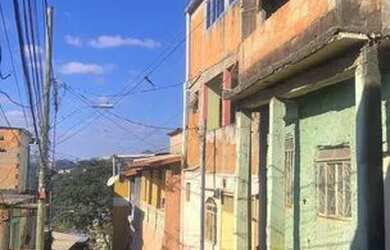 Imagem: A casa possui 2 Dormitórios, 1 Banheiro, 200m² de Área, Imóvel