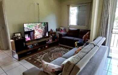 Imagem: O apartamento possui 3 Dormitórios, 1 Banheiro, 1 Vaga na garagem