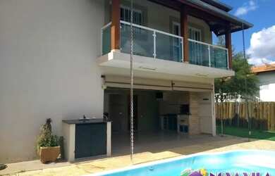 Imagem: A casa em condomínio possui 4 Dormitórios, 3 Banheiros, 2